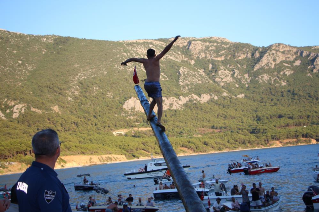 10 bin lira ödül için hastanelik oldular! Kaburgalarını kıranlar bile var