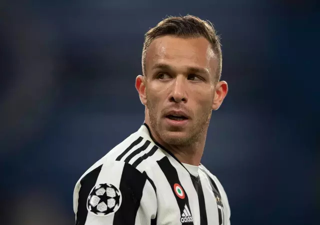Bonservisine 80 milyon euro ödenen yıldız oyuncu Süper Lig yolunda