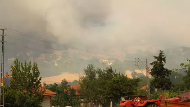 Karabük'te orman yangını 4. gününde şiddetlendi! Köyler bir bir boşaltılıyor