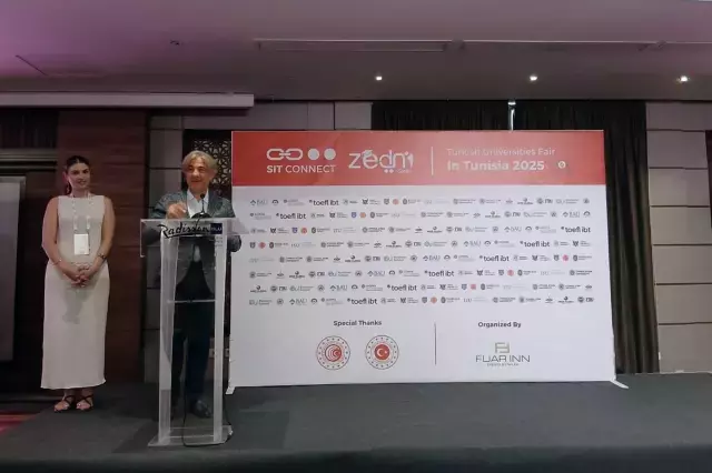 Tunus'taki Uluslararası Öğrenci Tanıtım Fuarı'na gençlerden yoğun ilgi
