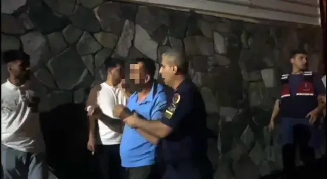 Yangın yerini karıştıran iddia! Tekme tokat dövüldü, jandarma kurtardı