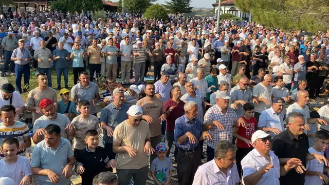 Yangınların 1 haftadır sürdüğü Karabük'te halk yağmur duasına çıktı