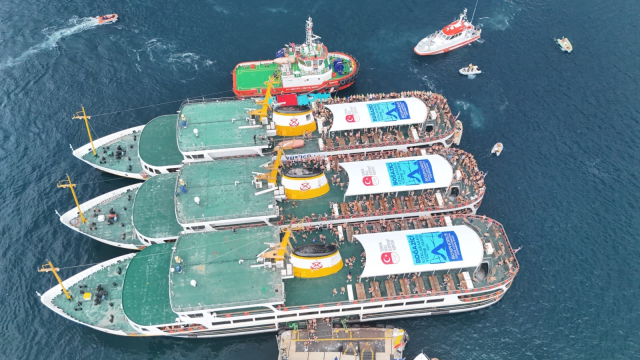 37. Boğaziçi Kıtalararası Yüzme Yarışı'nda binlerce yüzücü kıtaları birleştirdi