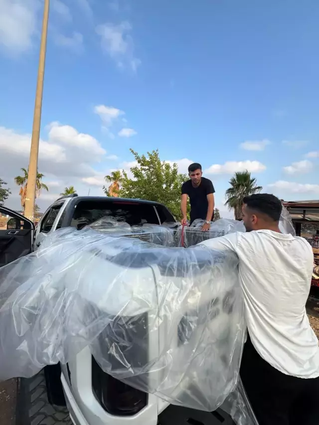 Aracın kasasını havuza çevirip arkadaşlarıyla gezerken 60 bin TL ceza yedi