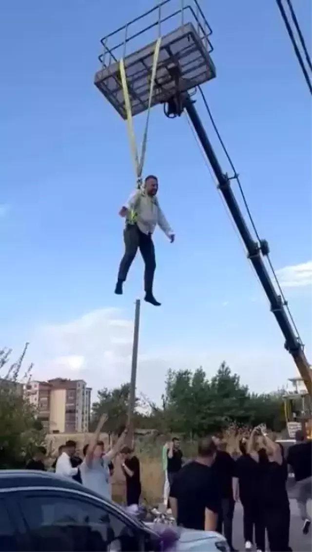 Damada görülmemiş işkence! Vince asıp altında göbek attılar