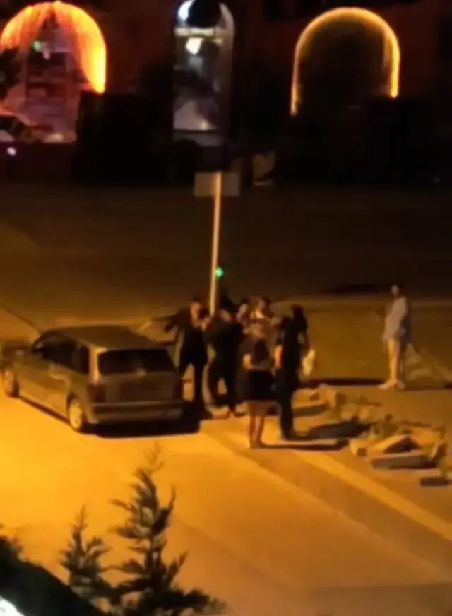 Bursa'da gençler arasında kavga: Cadde boks ringine döndü