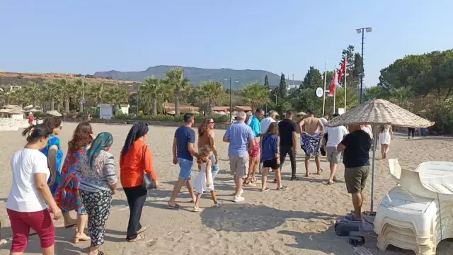 Davul zurnayla plaja gelip damadı denize attılar