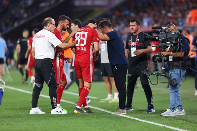 Emre Belözoğlu: Bunu bilerek yapmalarını onlara hiç yakıştıramıyorum