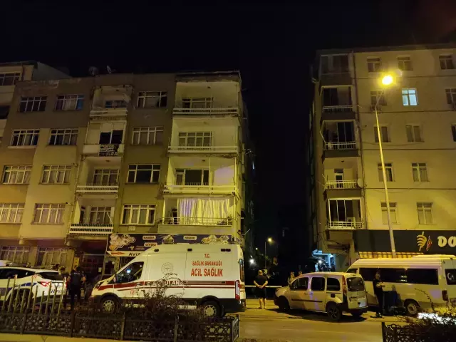 Eşini tabancayla öldürüp aynı silahla intihar etti