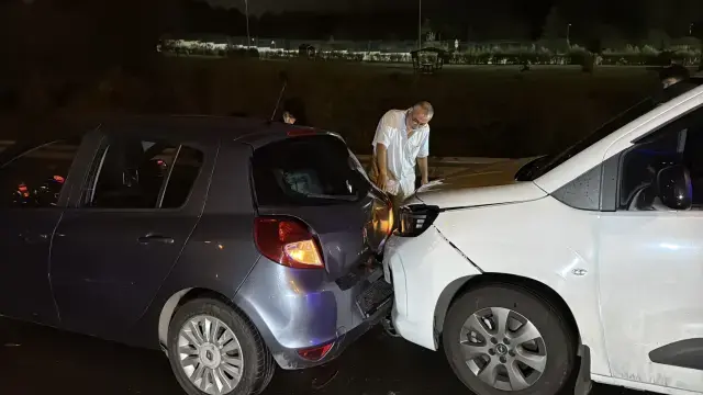 Eyüpsultan'da 16 araç birbirine girdi, yaralılar var