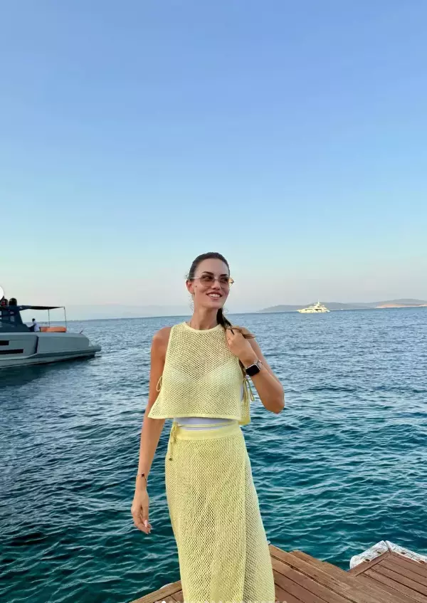 Fahriye Evcen'in tatil paylaşımları sosyal medyayı salladı