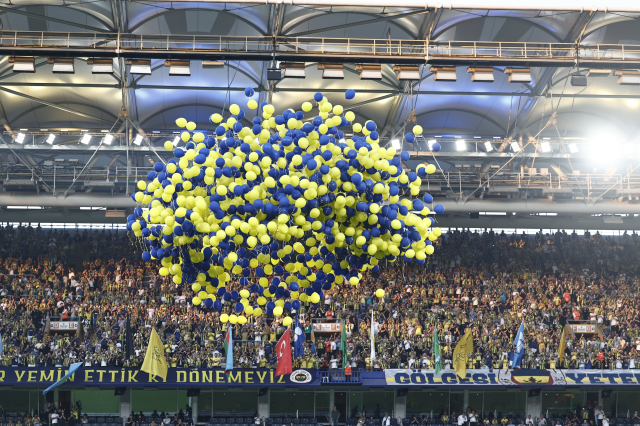 Fenerbahçe'den duygulan hareket! 1907 adet balon uçuruldu