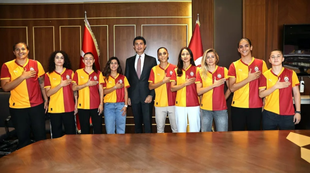 Galatasaray bir günde 7 transfer yaptı