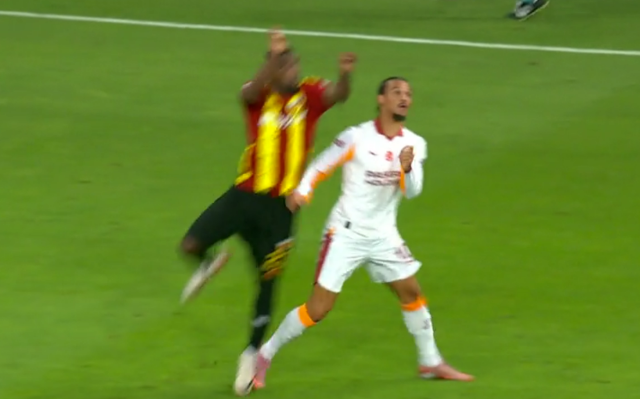 Galatasaray'ın golünden önce faul var mı? İşte ünlü yorumcuların görüşleri