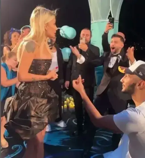 İrem Derici, katıldığı düğünde sevgilisi Melih Kunukçu'dan evlilik teklifi aldı