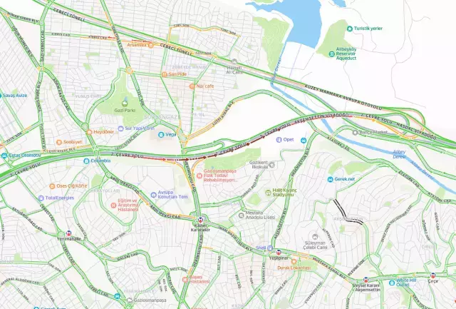 İstanbul'da pazar sabahı yoğun trafik! Birkaç dakikalık yol 40 dakikayı aştı