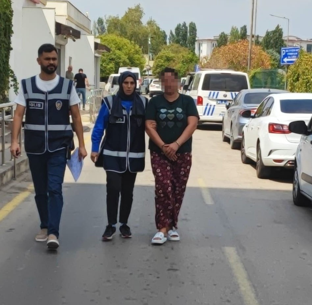 İşte 10 yaşındaki kızını sokakta bıçakla kovalayan annenin ifadesi! Sebebi şoke etti