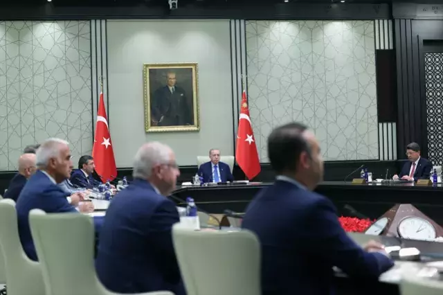 Kabine toplanıyor! Masada 4 kritik başlık var