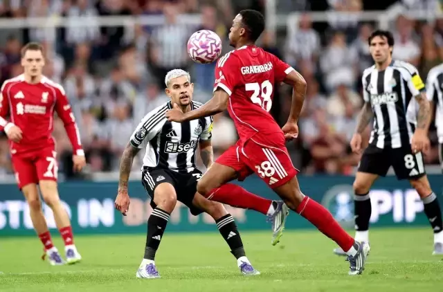 İşte Premier Lig bu! Liverpool'a maçı 16 yaşındaki yıldız kazandırdı