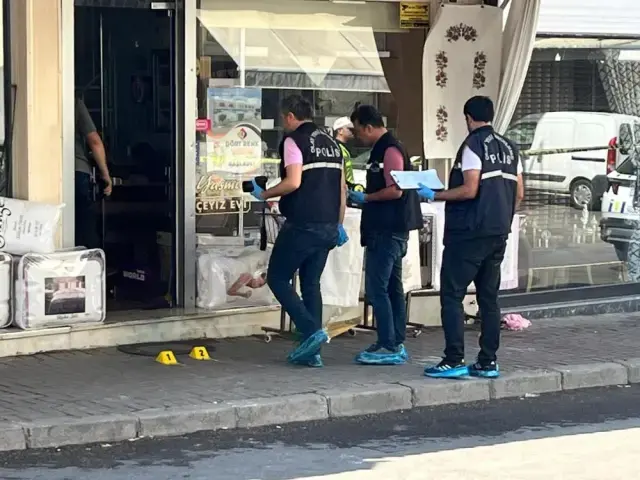 Polis memuru eşine kurşun yağdırdı