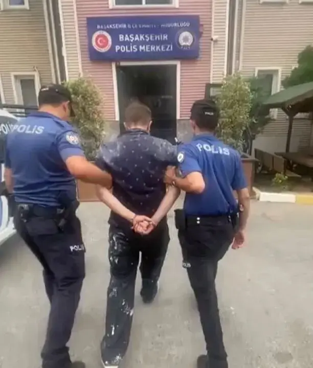 Sokak kedisini dakikalarca işkence ederek öldürdü