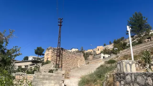 Tadilatını yaptığı evde göçük altında kaldı