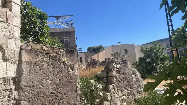 Tadilatını yaptığı evde göçük altında kaldı