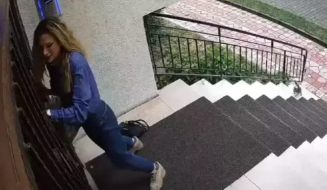 Genç kadın peşindekilerden dakikalarca kaçtı, videoyu izleyen gülmekten kıldı