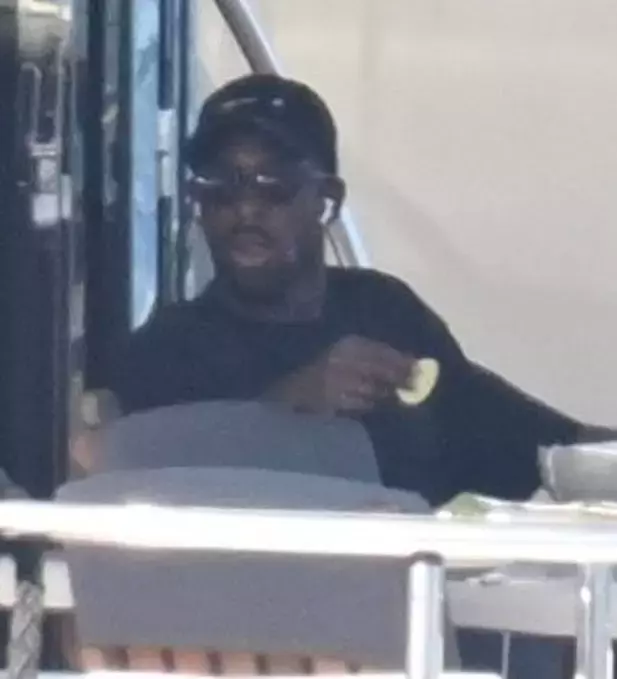 Yıldız futbolcunun tatil sefası! Özel jetle Bodrum'a geldi, servet harcadı