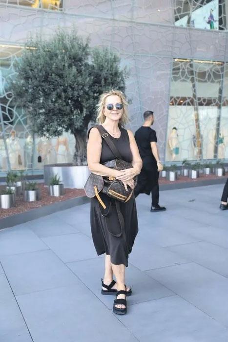 Yeşilçam'ın 'sarışın güzeli' olarak hafızalara kazınan Hale Soygazi'nin son hali şaşırtıyor