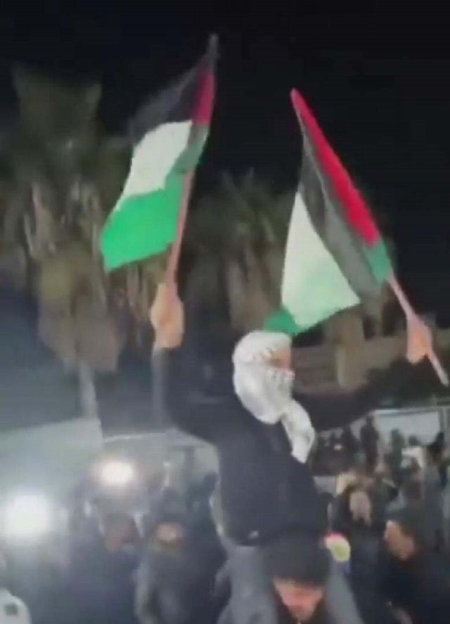 Tarihi anlaşma Gazze'de sevinçle karşılandı