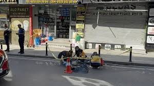 KORKUNÇ OLAY! Fenalaşan Yaya Yola Düştü, Servis Ezdi: Hayatını Kaybetti