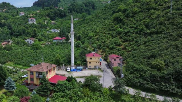 İran, İsrail’e yeni bir füze dalgası başlattı