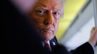 Axios: Trump, danışmanlarıyla İran’a “sığınak avcısı” bombalarla saldırı planını değerlendiriyor