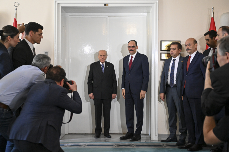 MİT Başkanı Kalın, "Terörsüz Türkiye" çalışmaları kapsamında siyasi partileri ziyaret etti