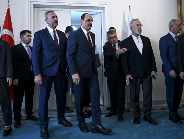 MİT Başkanı Kalın, "Terörsüz Türkiye" çalışmaları kapsamında siyasi partileri ziyaret etti