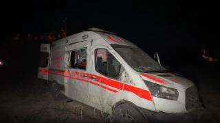 Hasta taşıyan ambulans kaza yaptı, 2 kişi yaralandı