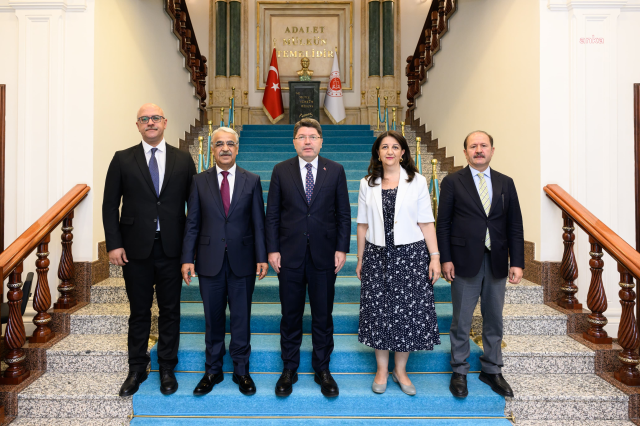DEM Parti heyeti, Adalet Bakanı Tunç ile görüştü: Süreçte komisyon aşamasına geçildi – Haberler