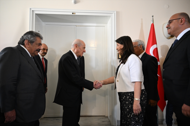 Bahçeli, DEM heyetiyle görüştü! "Ahrazım" açıklaması gazetecileri şaşırttı – Haberler