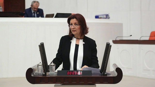 Eski CHP'li milletvekili Lale Karabıyık hayatını kaybetti