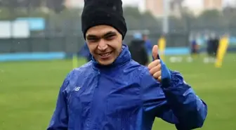 Galatasaray tarihine geçen futbolcu 22 yaşında kulüpsüz kaldı