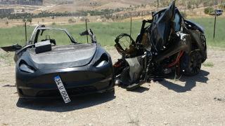 Malatya’da kaza yapan araç ikiye bölündü, 2 kişi hayatını kaybetti