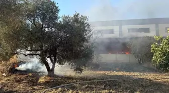 Kemalpaşa’da Kamyonetteki Yangın Fabrikayı Tehdit Etti