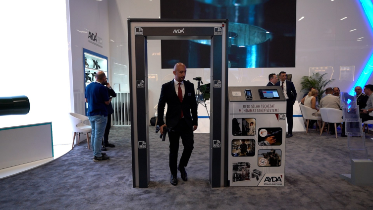 Yetkisi olmayan personel kullanma izni olmadığı bir silahla alandan ayrılmak istediğinde hem alarm veriyor hem de süreci detaylıca rapor ediyor.