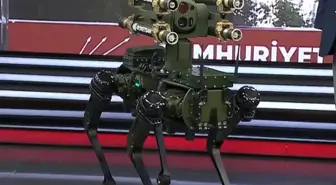 Türkiye’nin ilk füze atan robot köpeği canlı yayında tanıtıldı