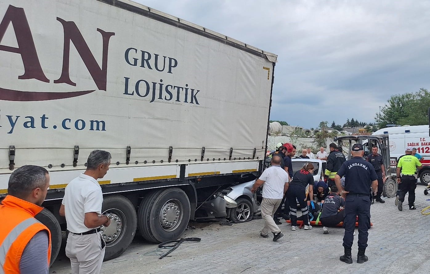 Samsun’da feci kaza! Çekiciye arkadan çarptı; 2 kişi öldü, 2 kişi yaralandı