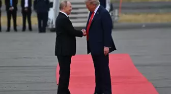 Alaska’da tarihi görüntüler! Trump ve Putin 6 yıl sonra yan yana