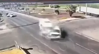 Alaşehir’de Ambulans ve Otomobil Çarpıştı: 1 Ölü, 5 Yaralı