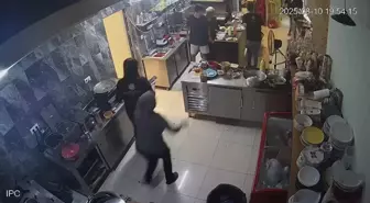 Manisa’da Deprem Anı Kafeteryanın Kamerasında