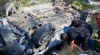 Erzincan’da Otomobil Dereye Devrildi: 6 Yaralı
